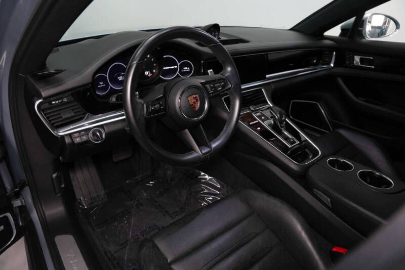 2022 Porsche Panamera Platinum Edition