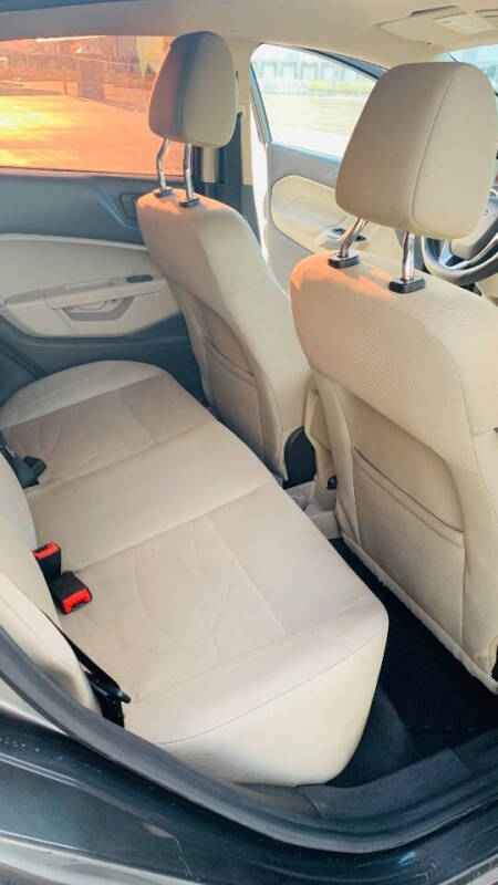 2017 Ford Fiesta SE