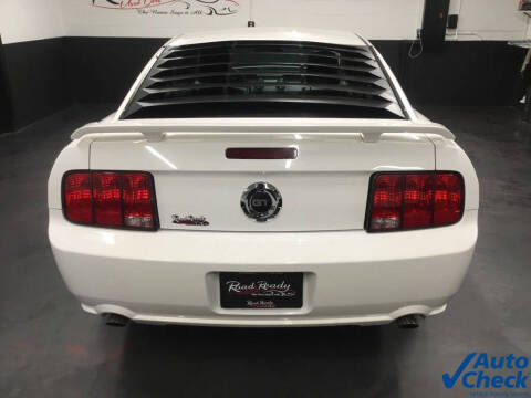 2005 Ford Mustang GT Deluxe