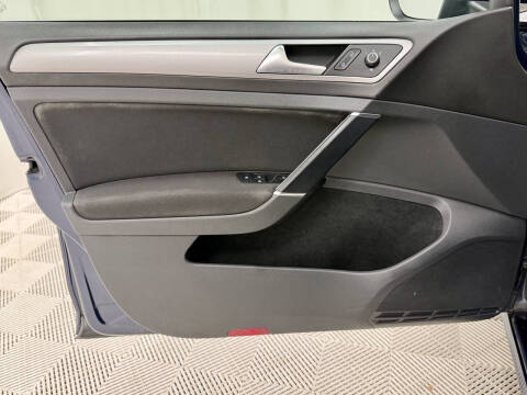 2016 Volkswagen e-Golf SE