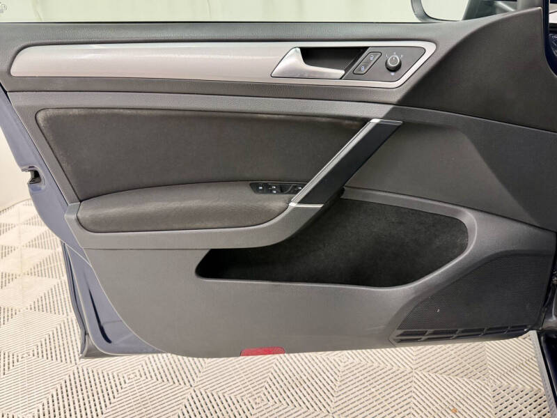 2016 Volkswagen e-Golf SE