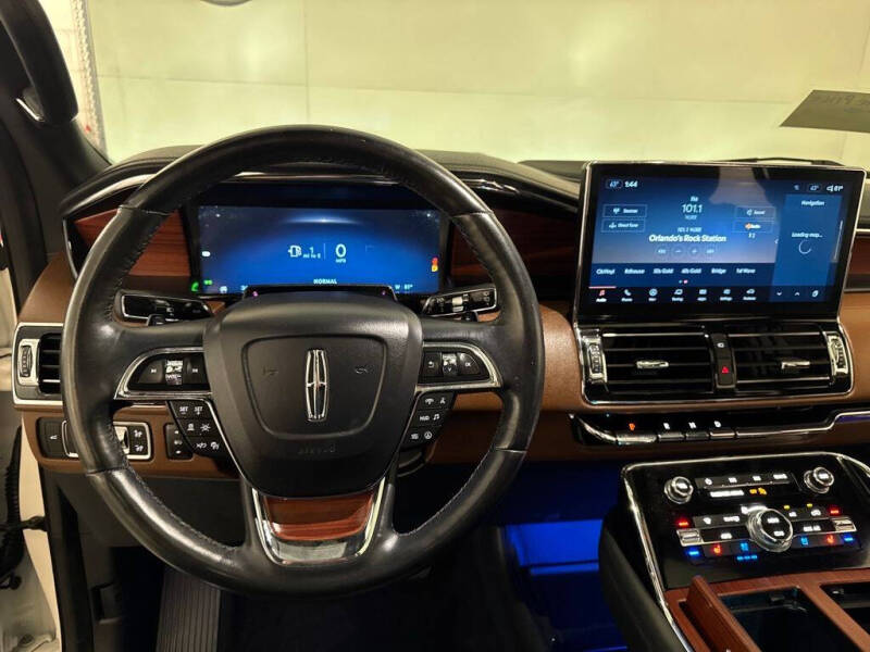 2022 Lincoln Navigator L Reserve