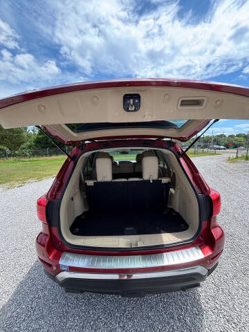 2017 Nissan Pathfinder SV