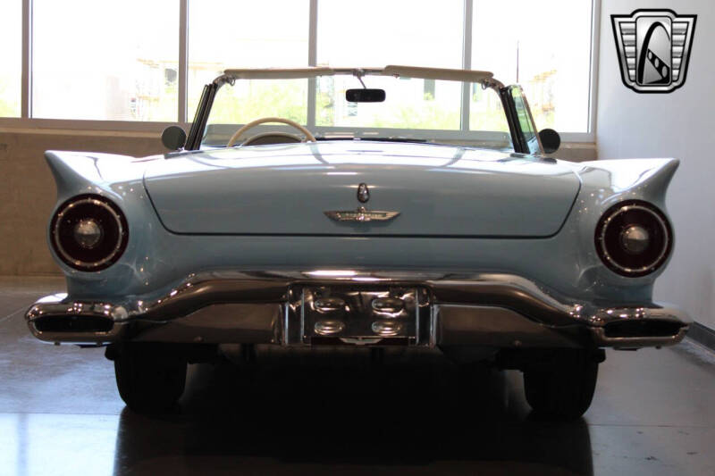 1957 Ford Thunderbird