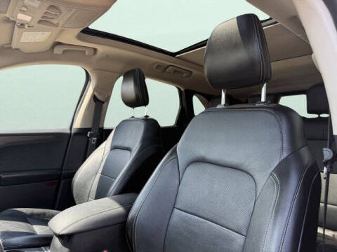 2020 Ford Escape Hybrid Titanium