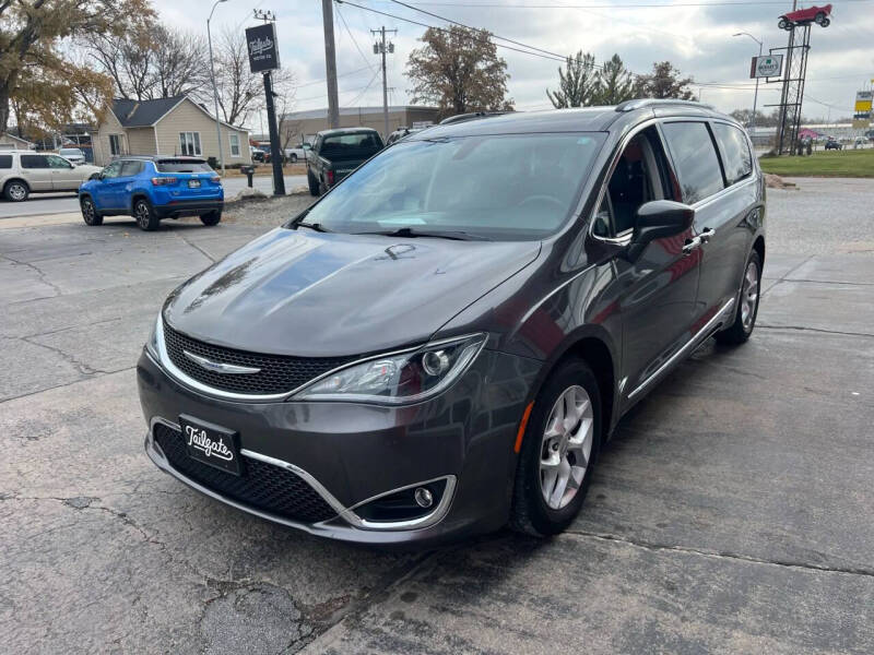 2017 Chrysler Pacifica Touring-L Plus