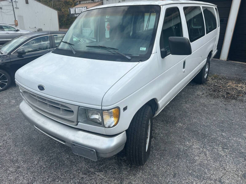 1999 Ford Econoline Wagon XL photo 5