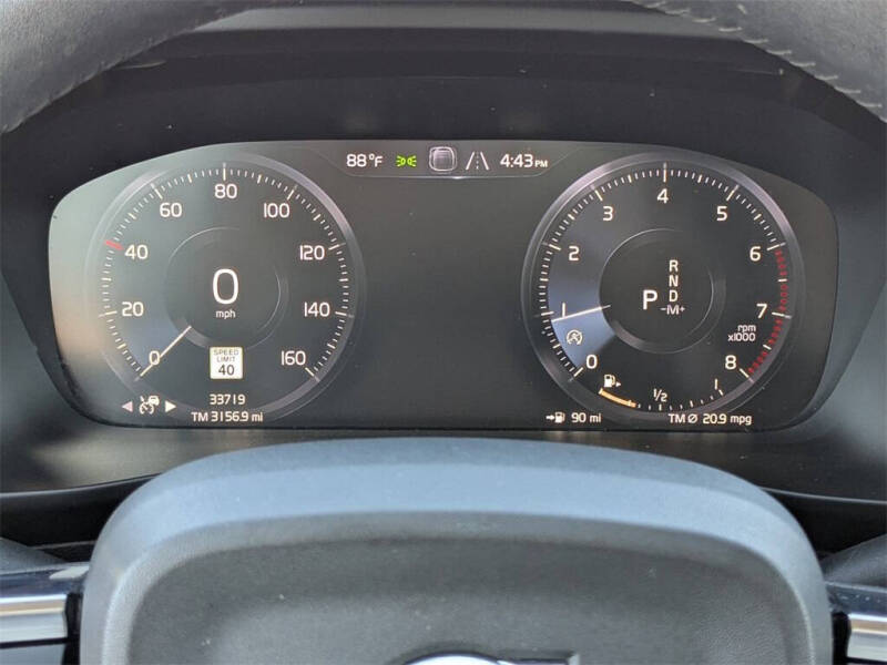 2019 Volvo XC40 T5 Momentum