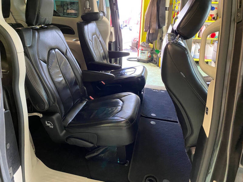 2017 Chrysler Pacifica Touring Plus