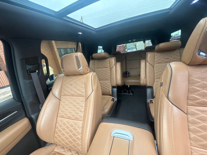 2023 Cadillac Escalade Sport