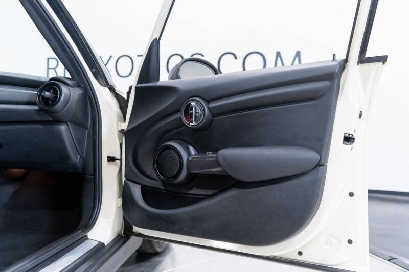 2016 MINI Hardtop 4 Door Cooper