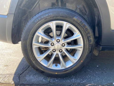 2019 Jeep Cherokee Latitude