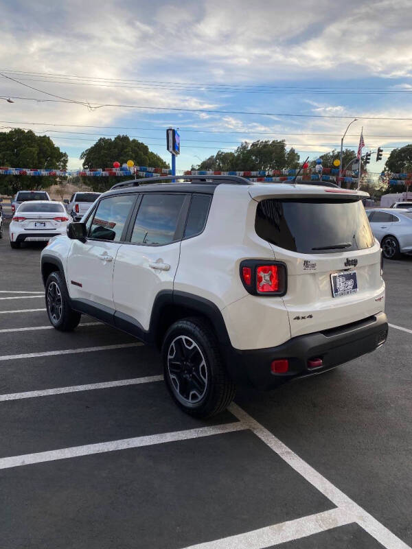 2017 Jeep Renegade Trailhawk photo 6