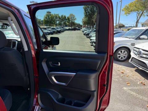 2017 Nissan Titan SV