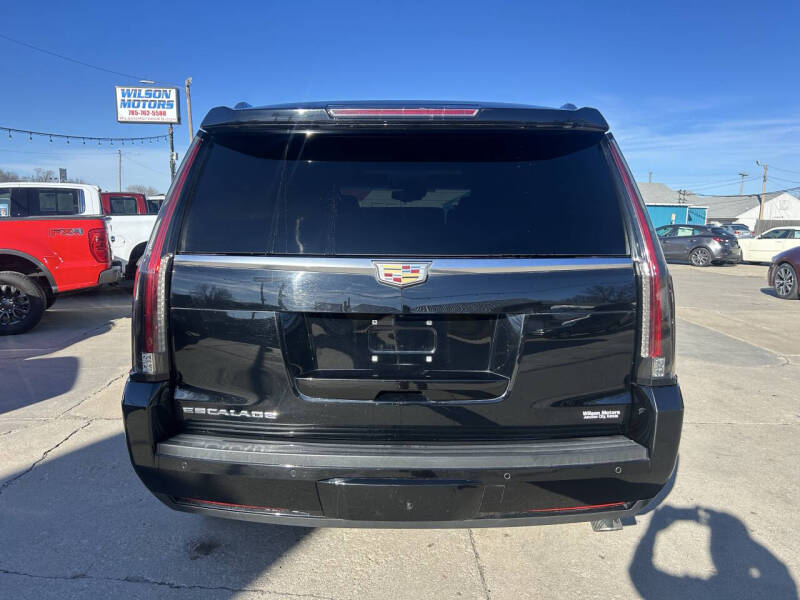 2016 Cadillac Escalade Luxury Collection