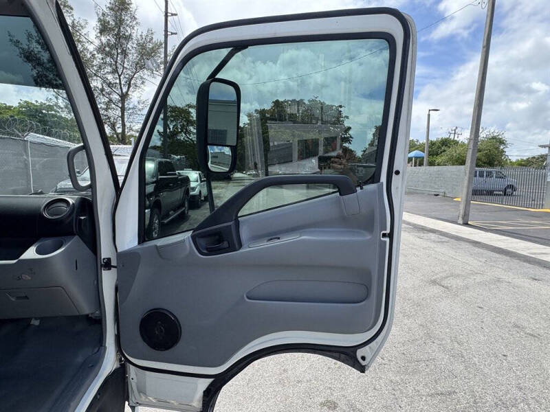 2015 Hino 195