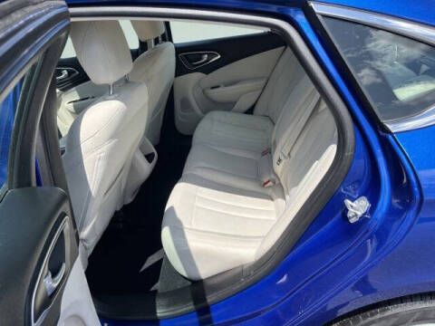 2016 Chrysler 200 Limited