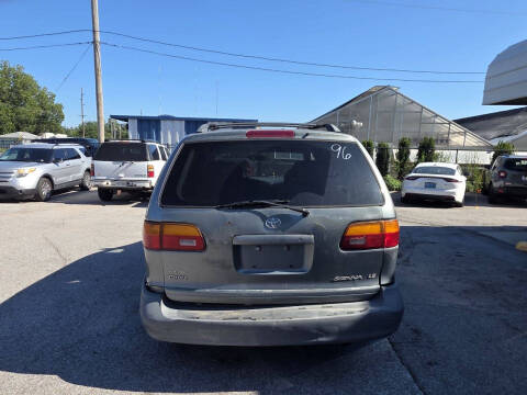 2000 Toyota Sienna XLE