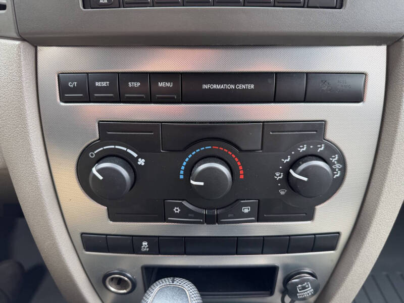 2006 Jeep Grand Cherokee Laredo