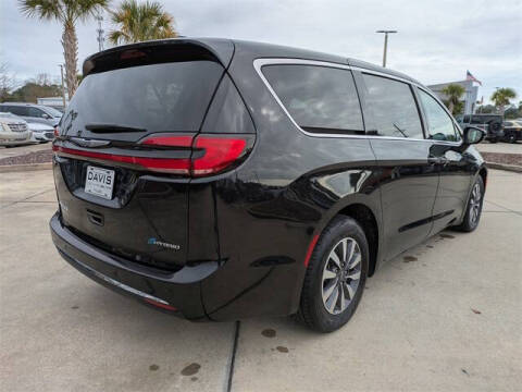2024 Chrysler Pacifica Plug-In Hybrid Select