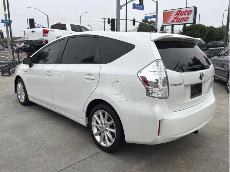 2013 Toyota Prius v