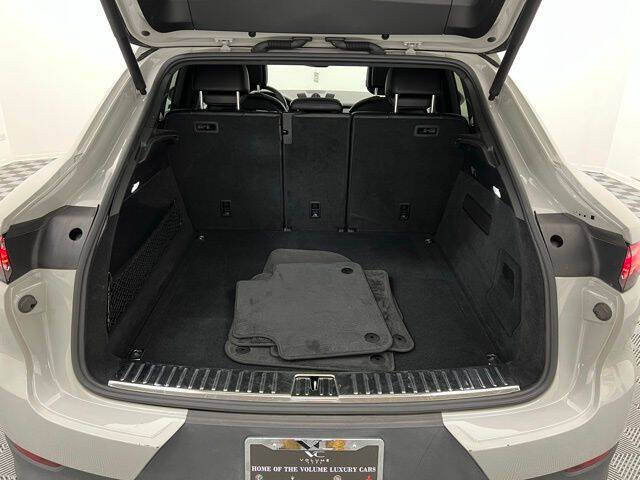 2022 Porsche Cayenne Coupe Platinum Edition