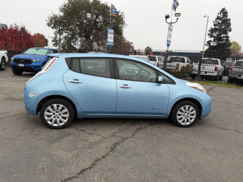 2015 Nissan LEAF S