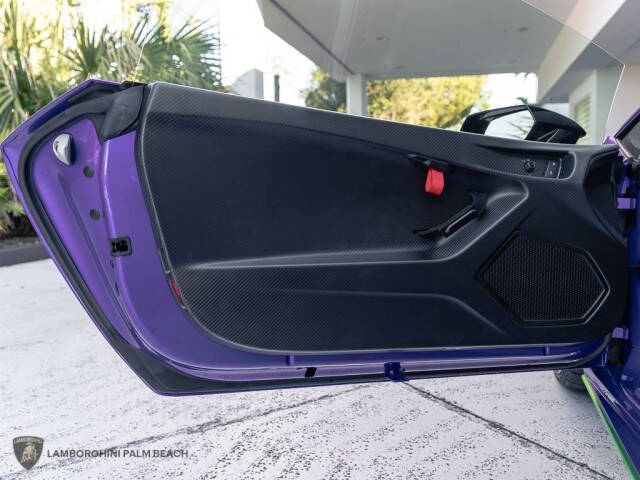 2024 Lamborghini Huracan STO