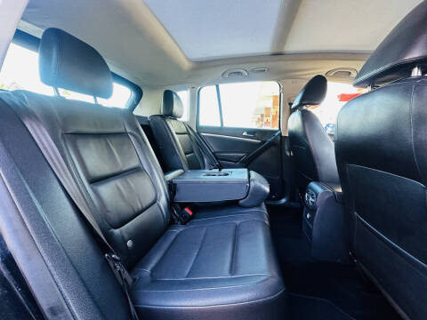 2012 Volkswagen Tiguan SEL 4Motion