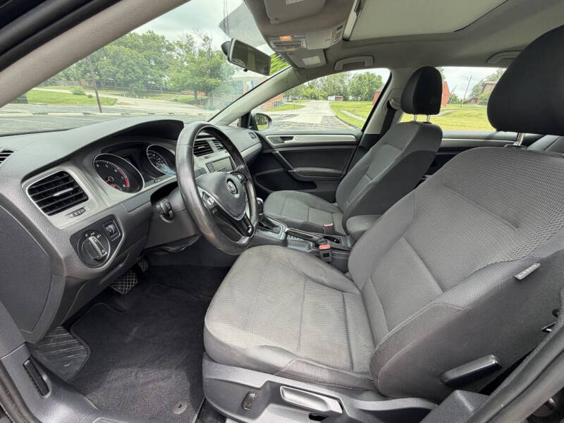 2016 Volkswagen Golf TSI S
