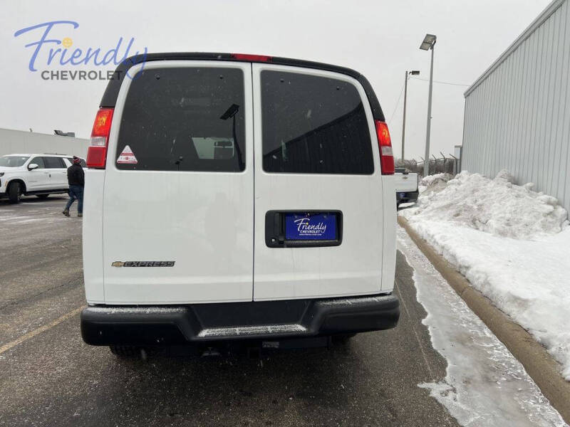 2025 Chevrolet Express 3500