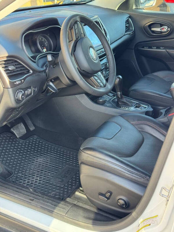 2022 Jeep Cherokee Trailhawk