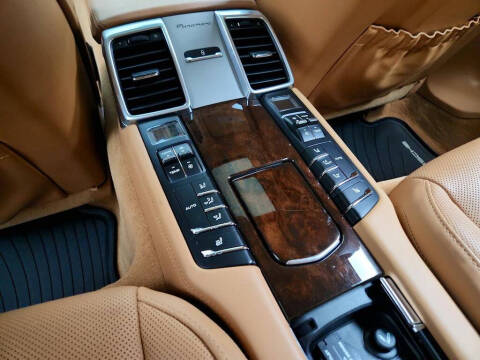 2016 Porsche Panamera