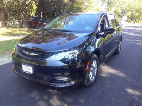 2024 Chrysler Voyager for sale at Triangle Auto Sales in Elgin IL