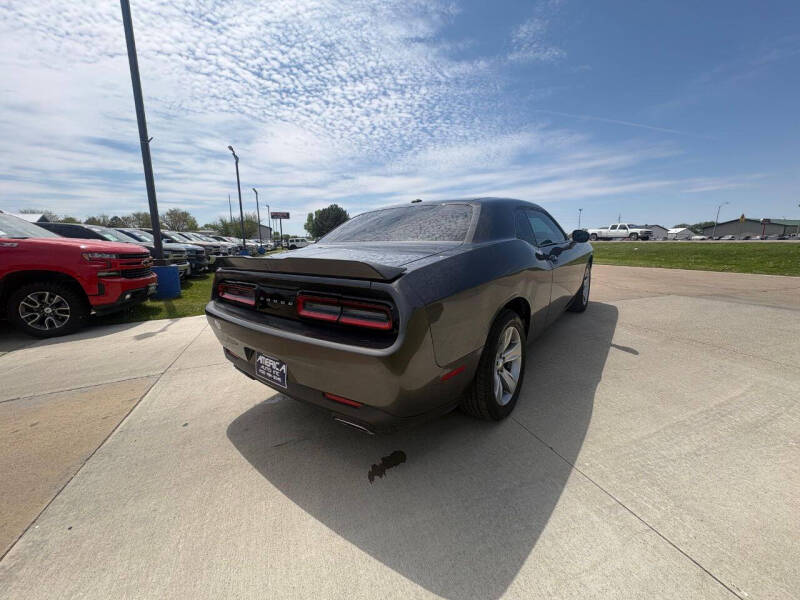2019 Dodge Challenger SXT
