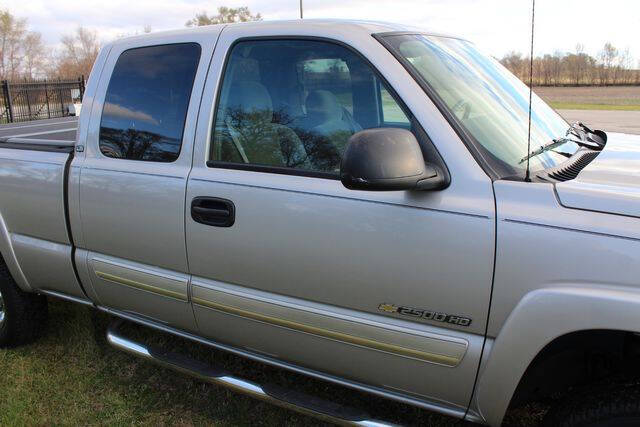 2004 Chevrolet Silverado 2500HD LS photo 6