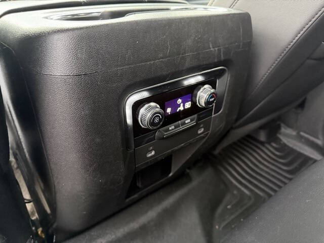 2024 GMC Yukon XL SLT