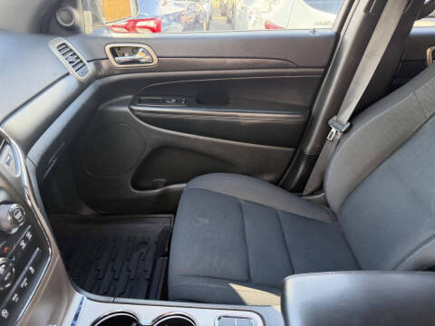 2017 Jeep Grand Cherokee Laredo