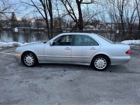 2000 Mercedes-Benz E-Class