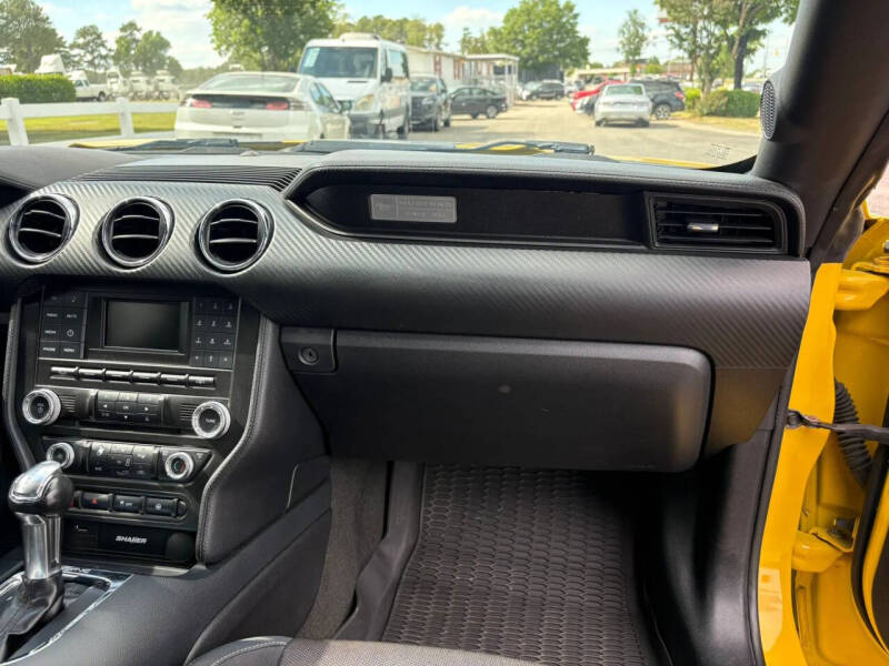 2016 Ford Mustang V6