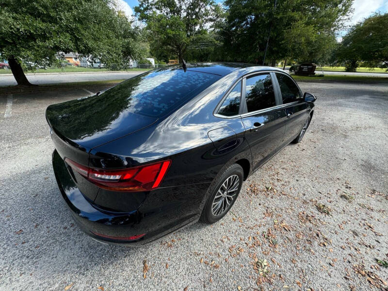 2019 Volkswagen Jetta SEL photo 5