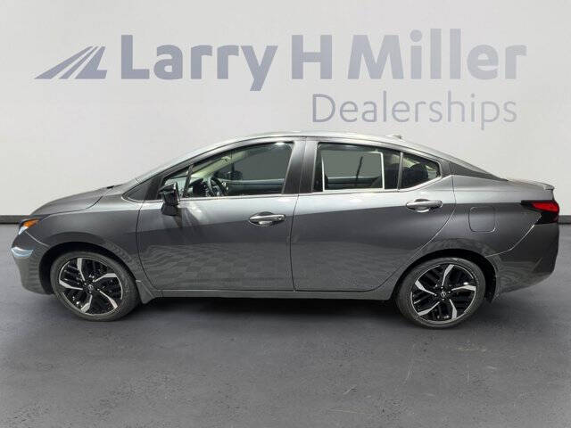 2025 Nissan Versa SR