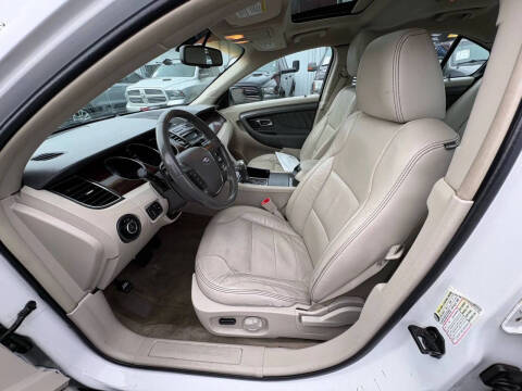 2011 Ford Taurus SEL