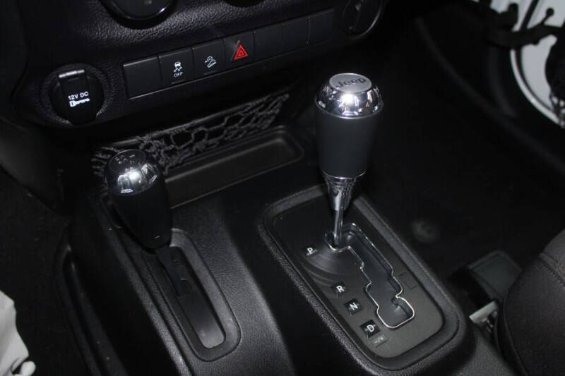 2017 Jeep Wrangler Willys Wheeler