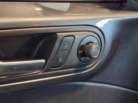 2018 Volkswagen Beetle 2.0T SE