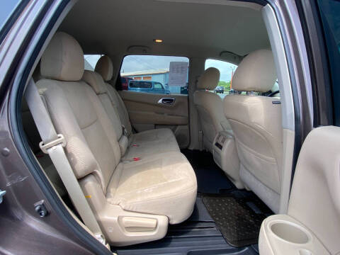 2016 Nissan Pathfinder SL