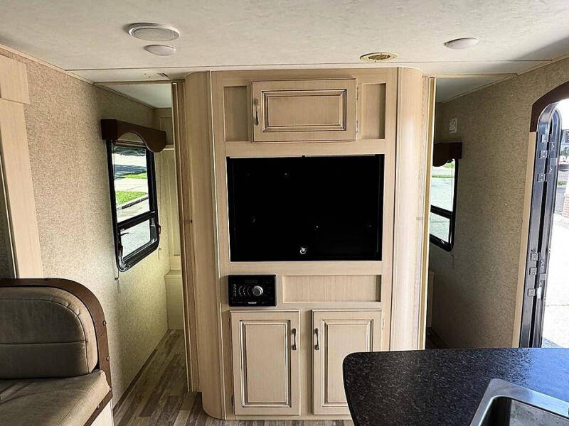2016 Winnebago Minnie