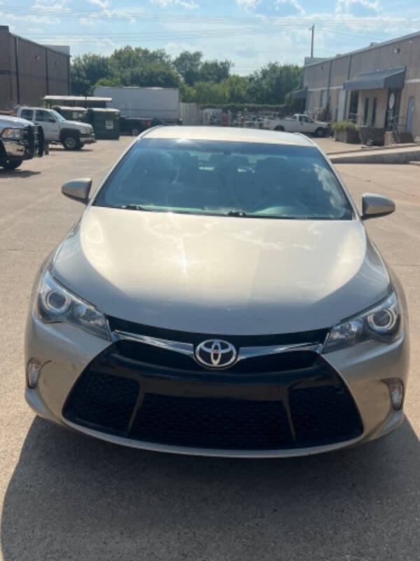 Toyota Camry's photo