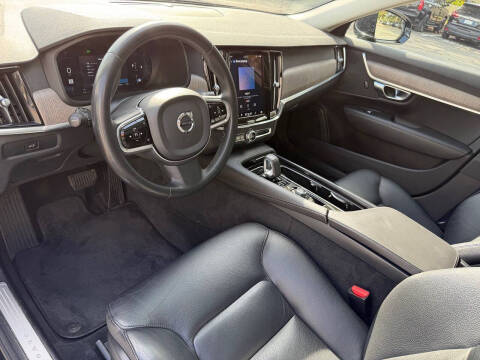 2023 Volvo S90 B6 Plus