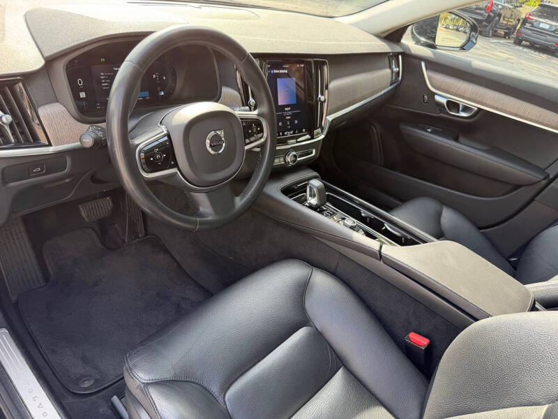 2023 Volvo S90 B6 Plus